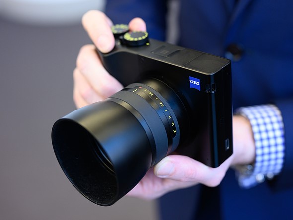 Zeiss ZX1 HandsOn