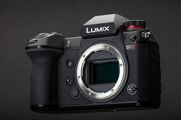 panasonic S1R